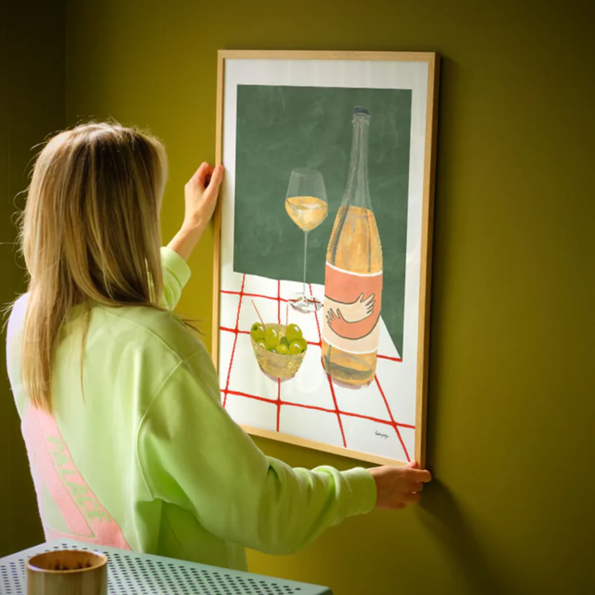 Affiche Laura Page - Wine hug - Image 2