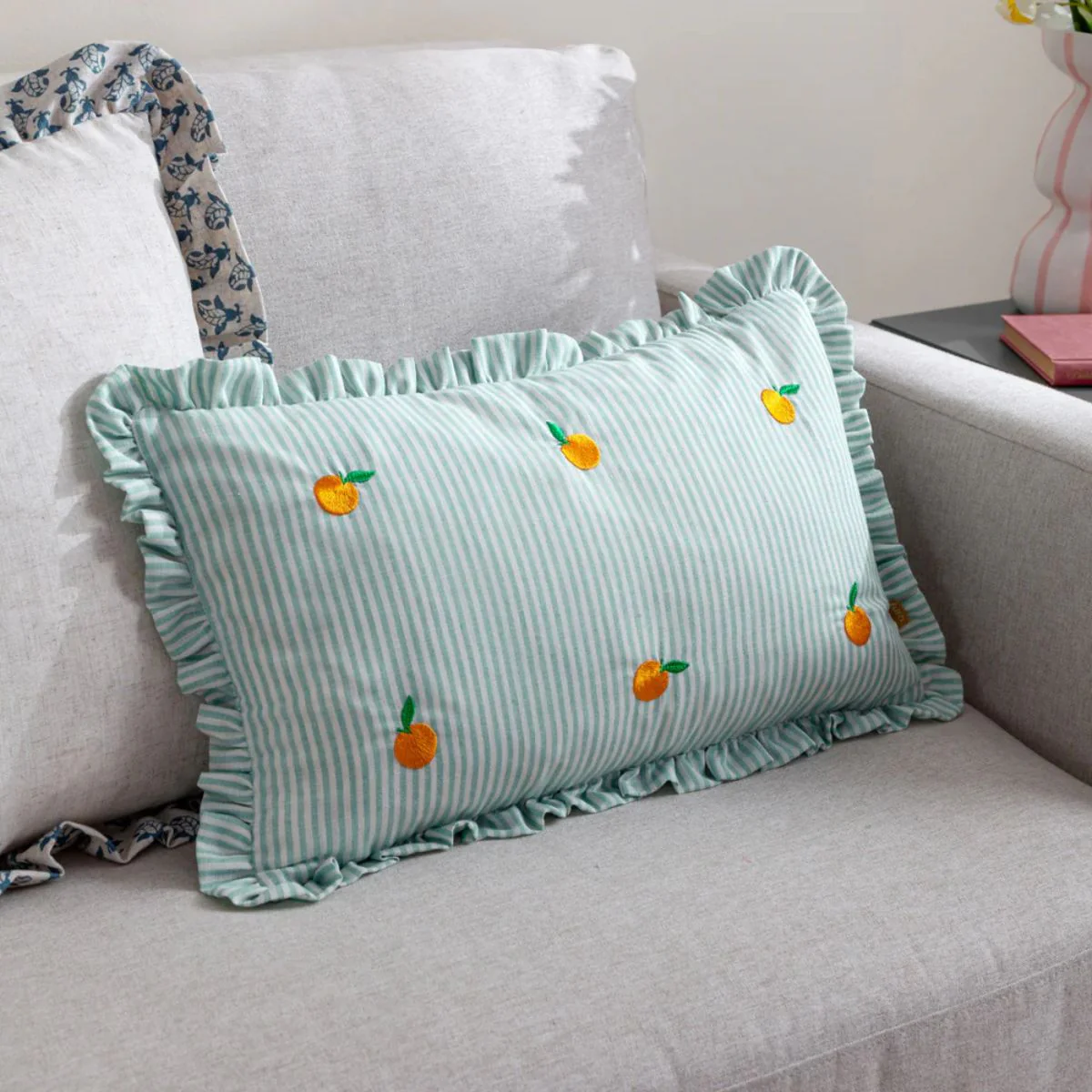 Coussin Les fruités brodé Oranges - 30 x 50 cm - Image 2