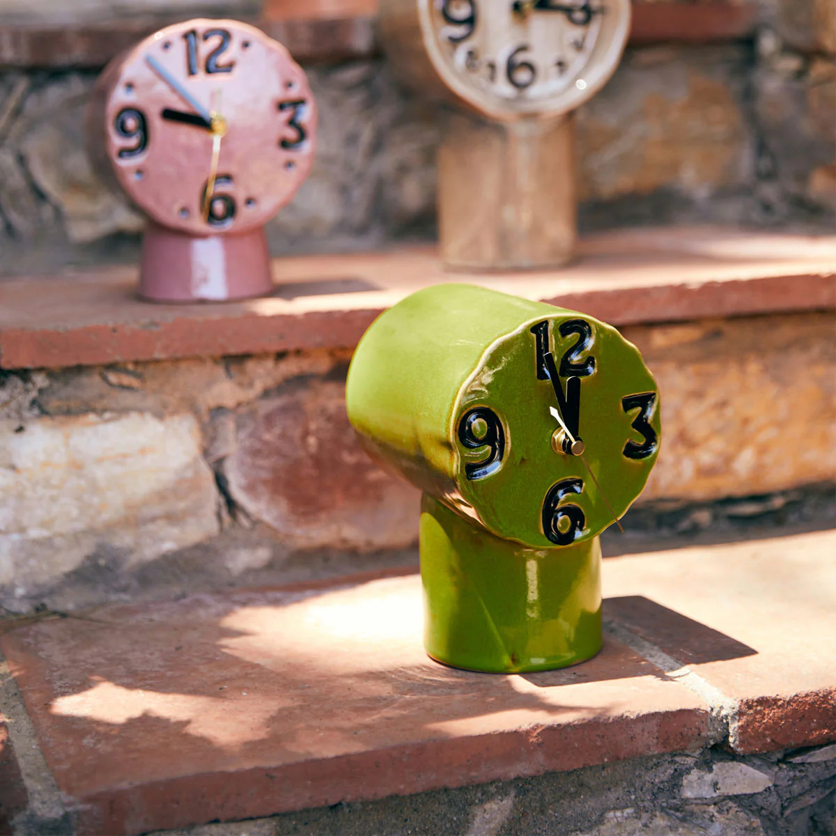 Horloge Rétro en céramique - h 17,5 cm - Olive - Image 4