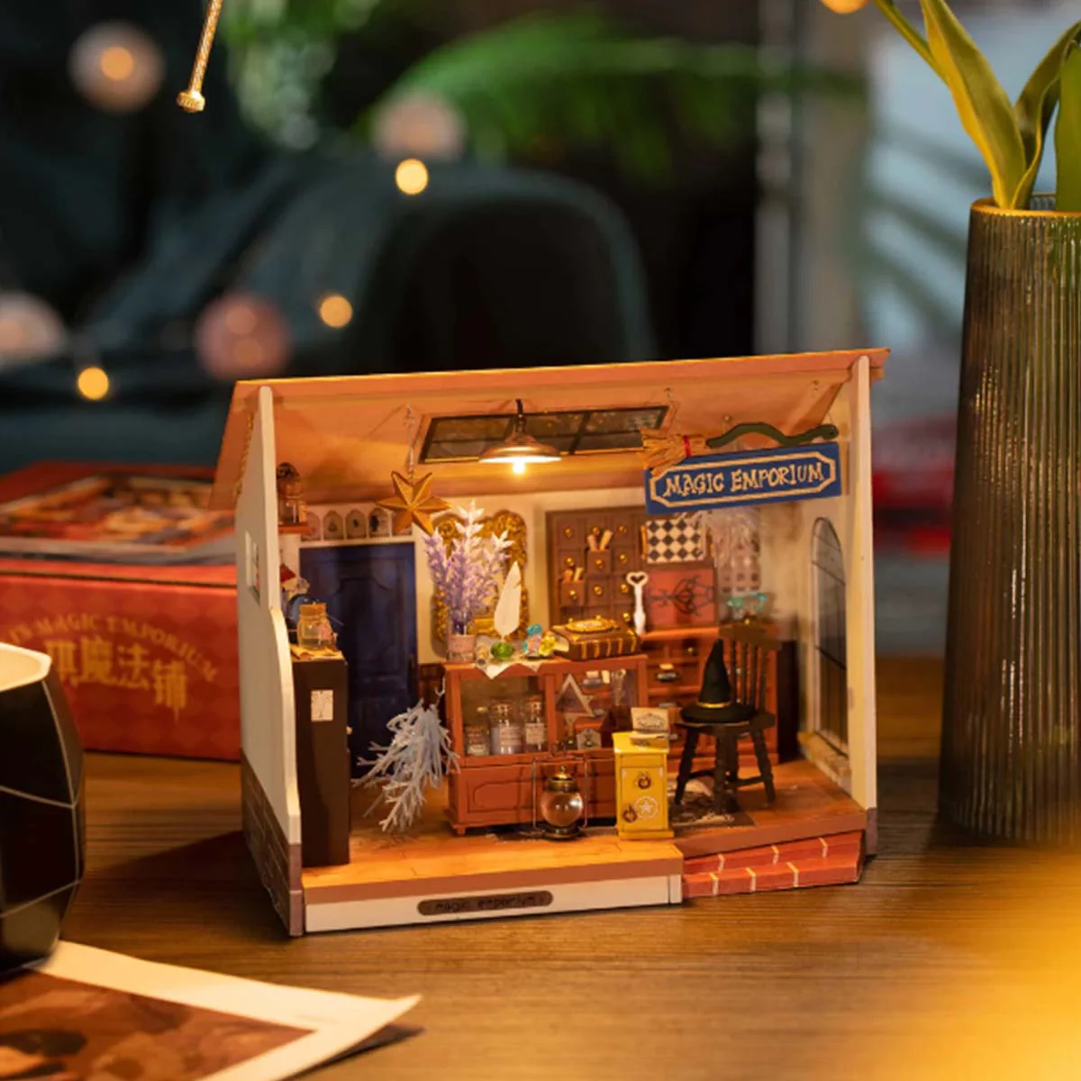 Kit DIY Maison Miniature Kiki's Magic Emporium - Image 4