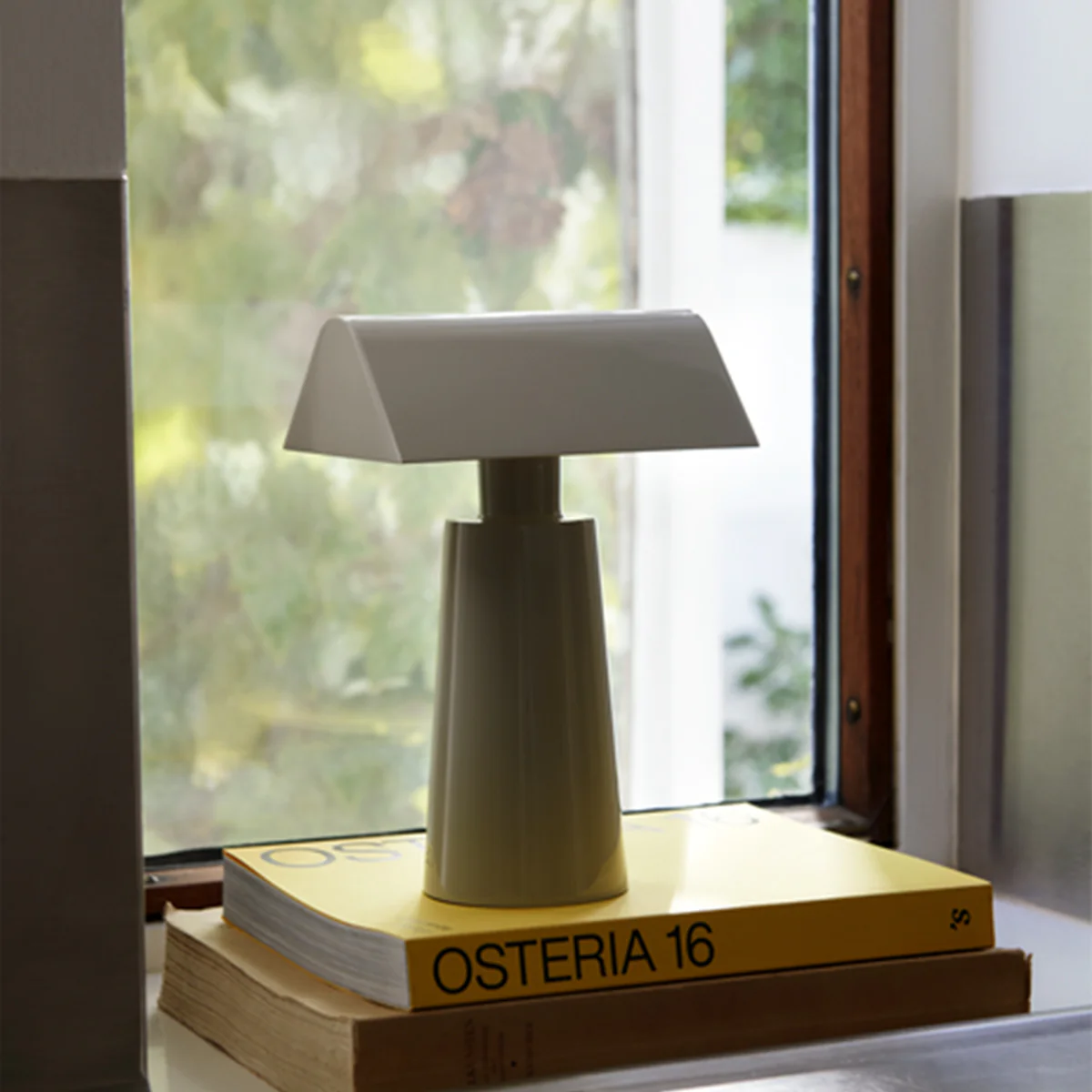 Lampe de table Caret MF1 H 22cm - Gris soie - Image 5
