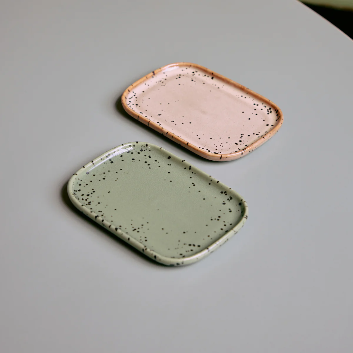Lot de 2 Plateaux S 70s Crayon - Image 3