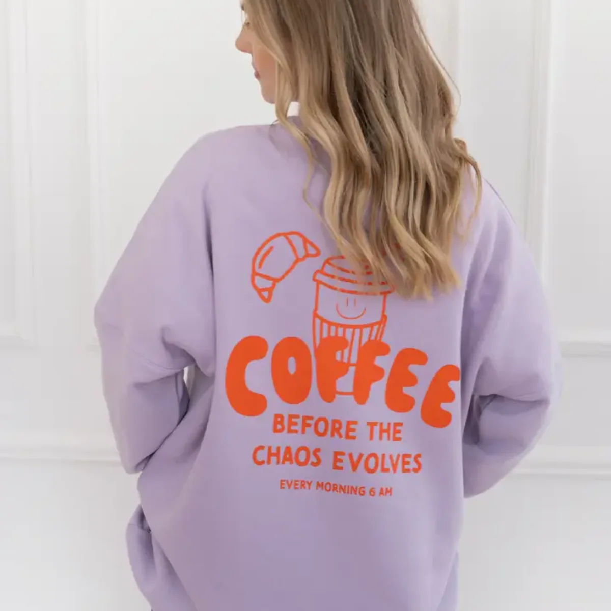 Sweatshirt Adulte Coffee Before Chaos Lilas - Image 2
