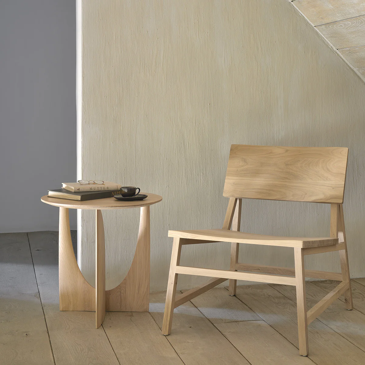Table d'appoint Geometric chêne verni - Ø 51 x h 50 cm - Image 5