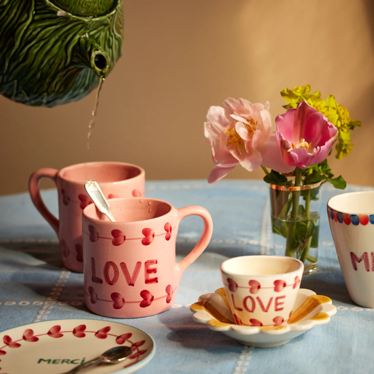 Tasse Love en céramique - Image 3
